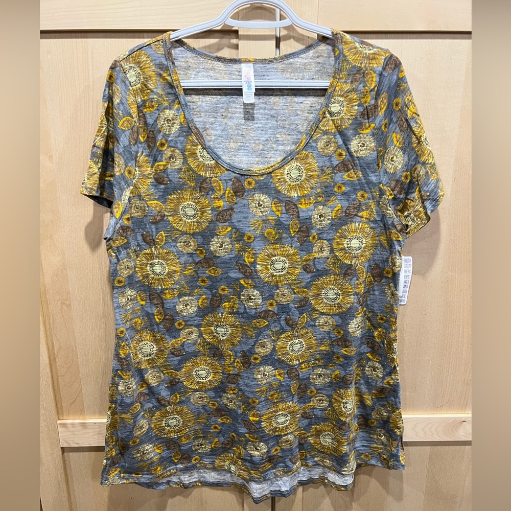 Scoop neck Classic Tee